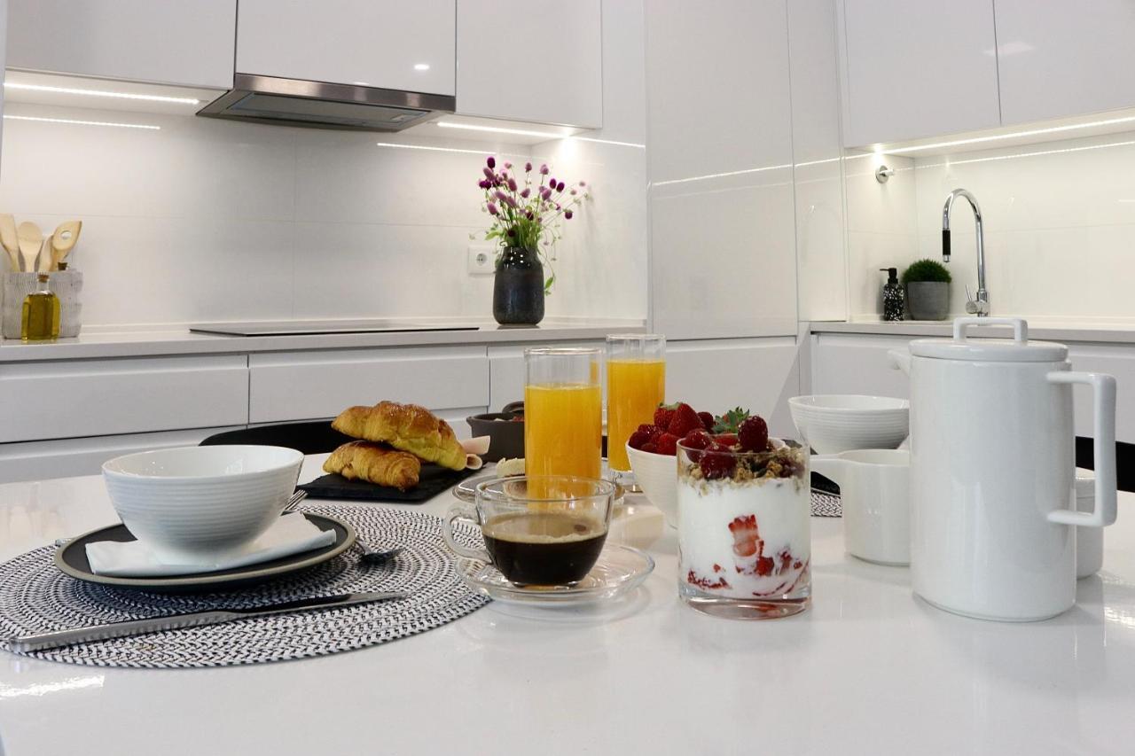 Apartment Avenida Loft- By Onartstays